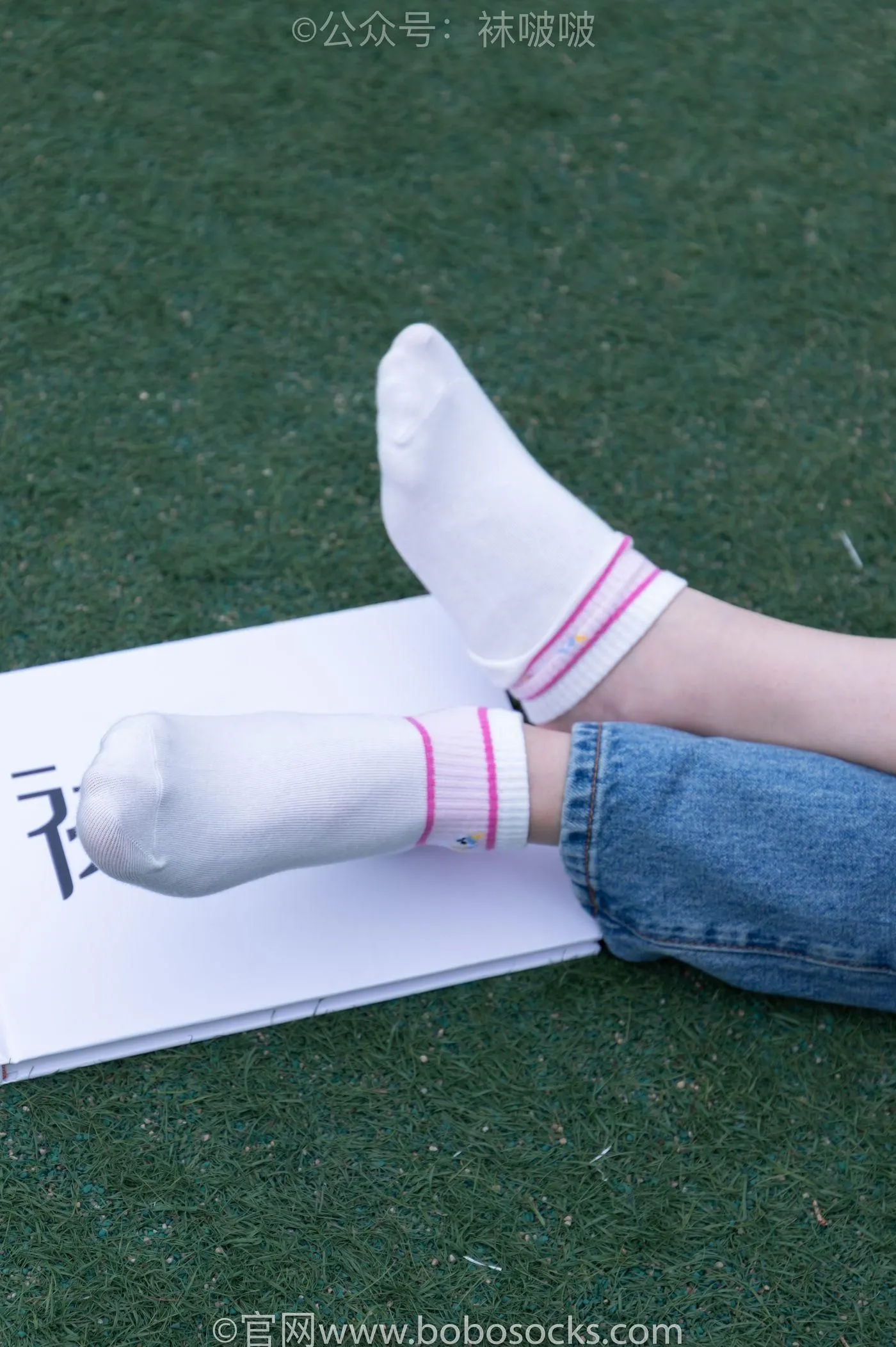 [BoBoSocks袜啵啵]NO.004 泡芙-vans帆布鞋、白棉袜、裸足 [127P]插图7